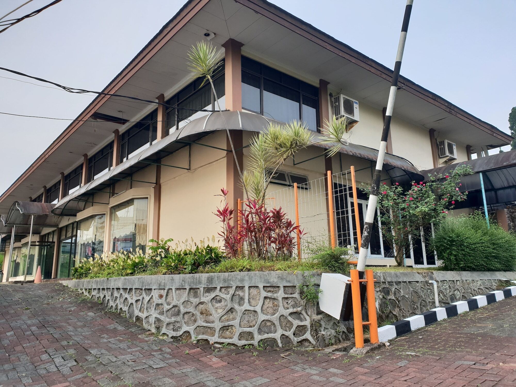 Hotel Cisarua Indah Ngoại thất bức ảnh